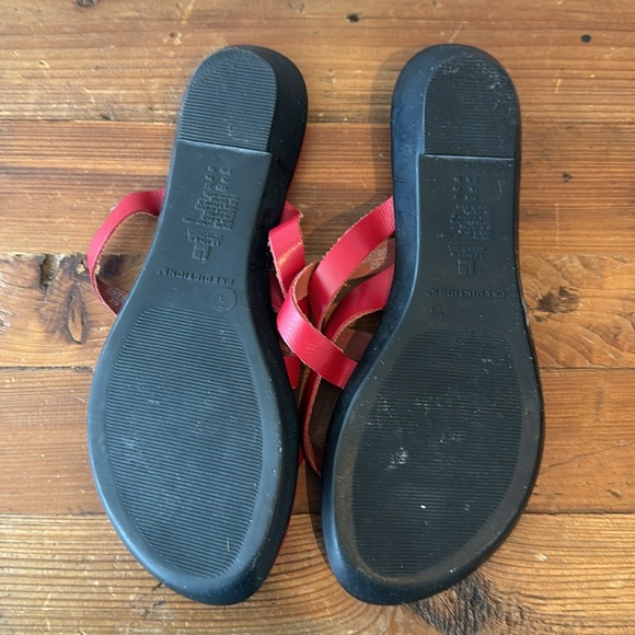 Predictions red leather sandals great condition size 5 - Picture 2 of 2